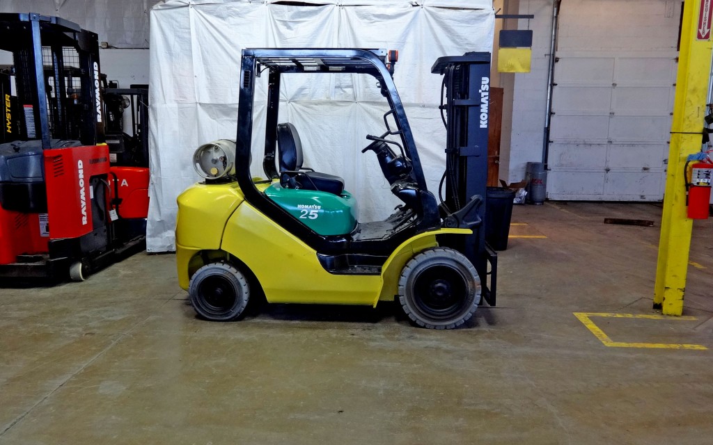 2011 Komatsu FG25T-16 Forklift on Sale in Georgia