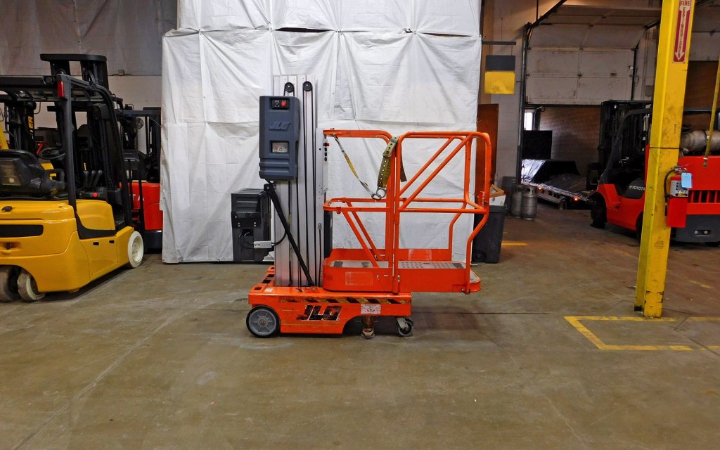  2000 JLG 15SP PErsonal Lift on Sale in Georgia